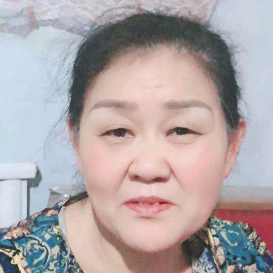 爱唱歌的李阿姨