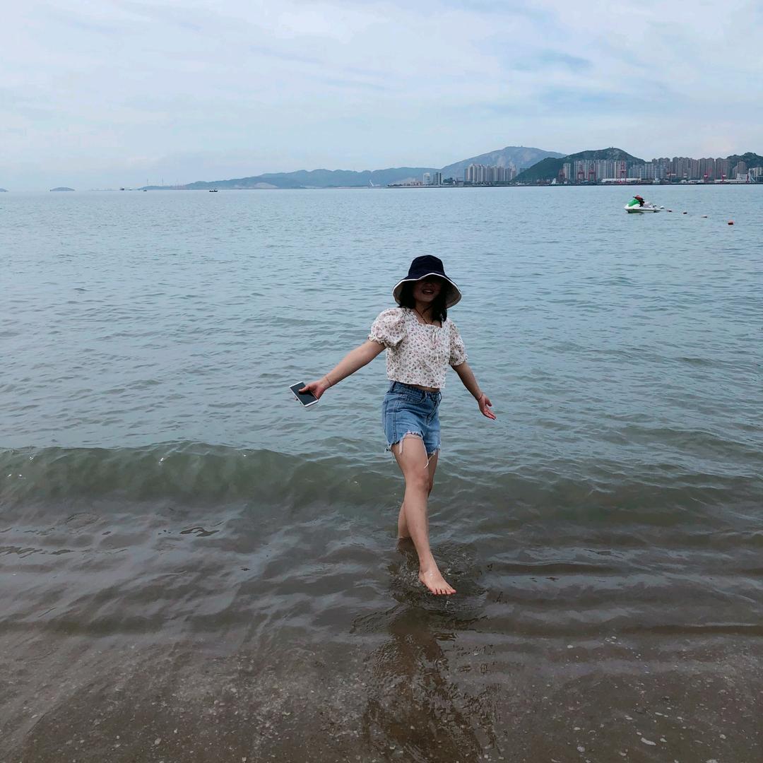 浅唱流萤