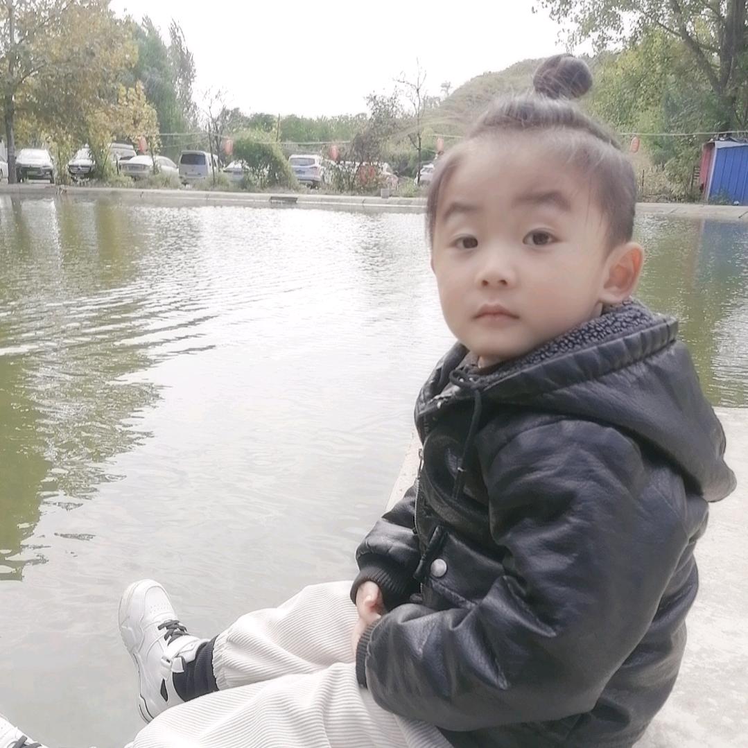 小毛爱钓鱼