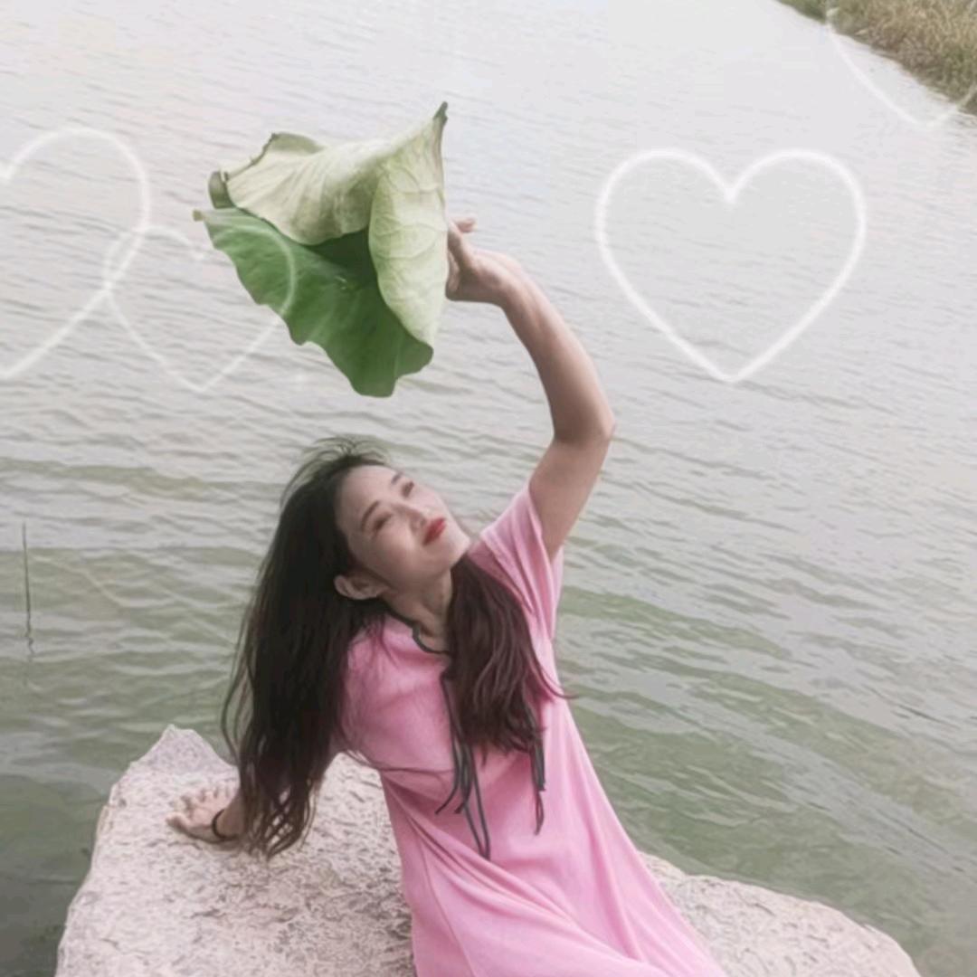 侧影倾城，橱窗有百货