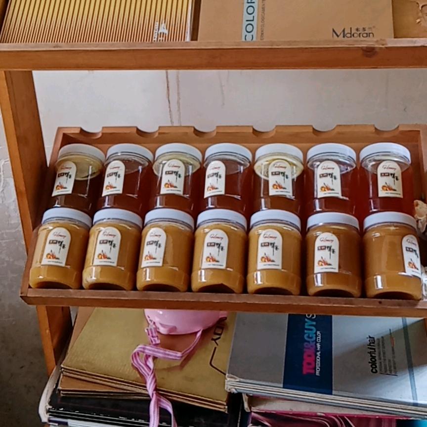 鸿云土蜂驯化养殖基地