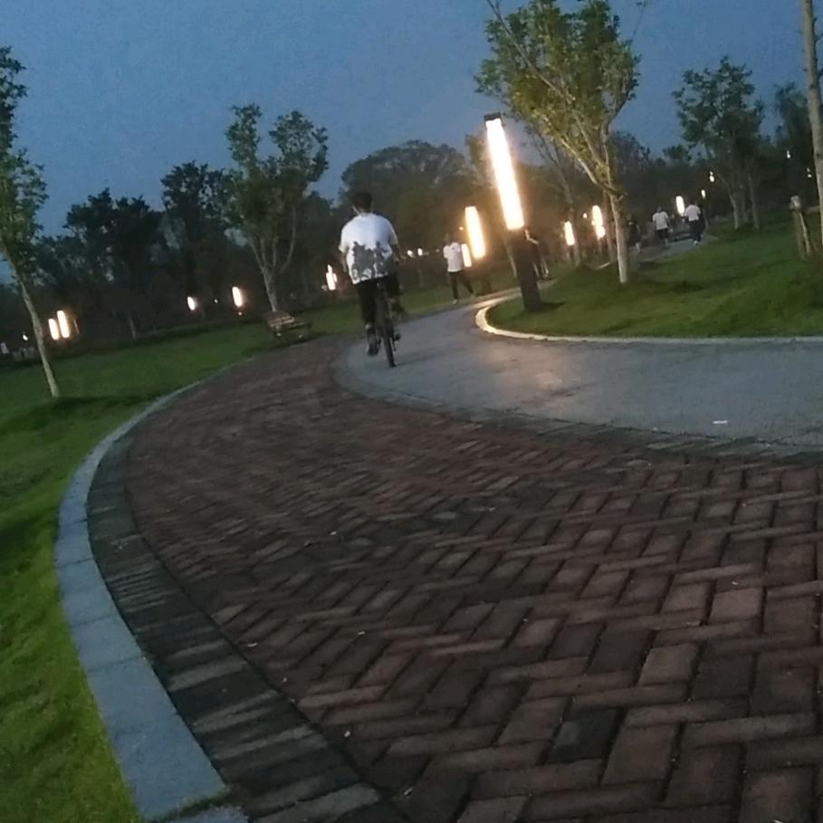 开心的我