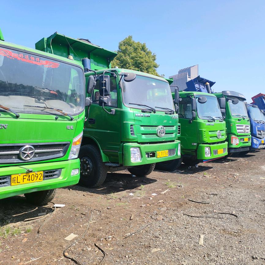 小鲍自卸车