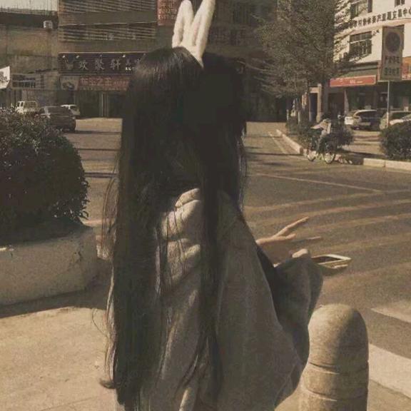 站在月亮上罚站