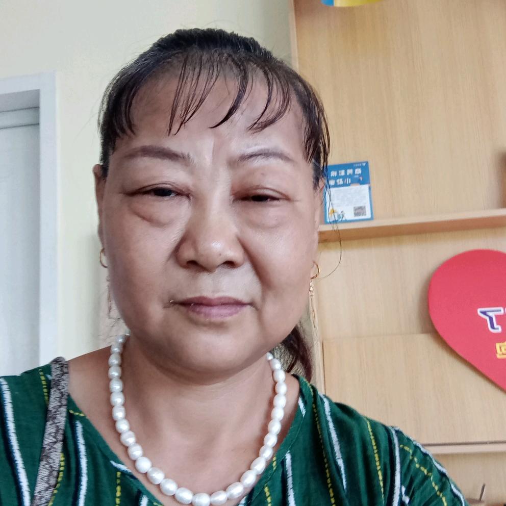 天上的月亮
