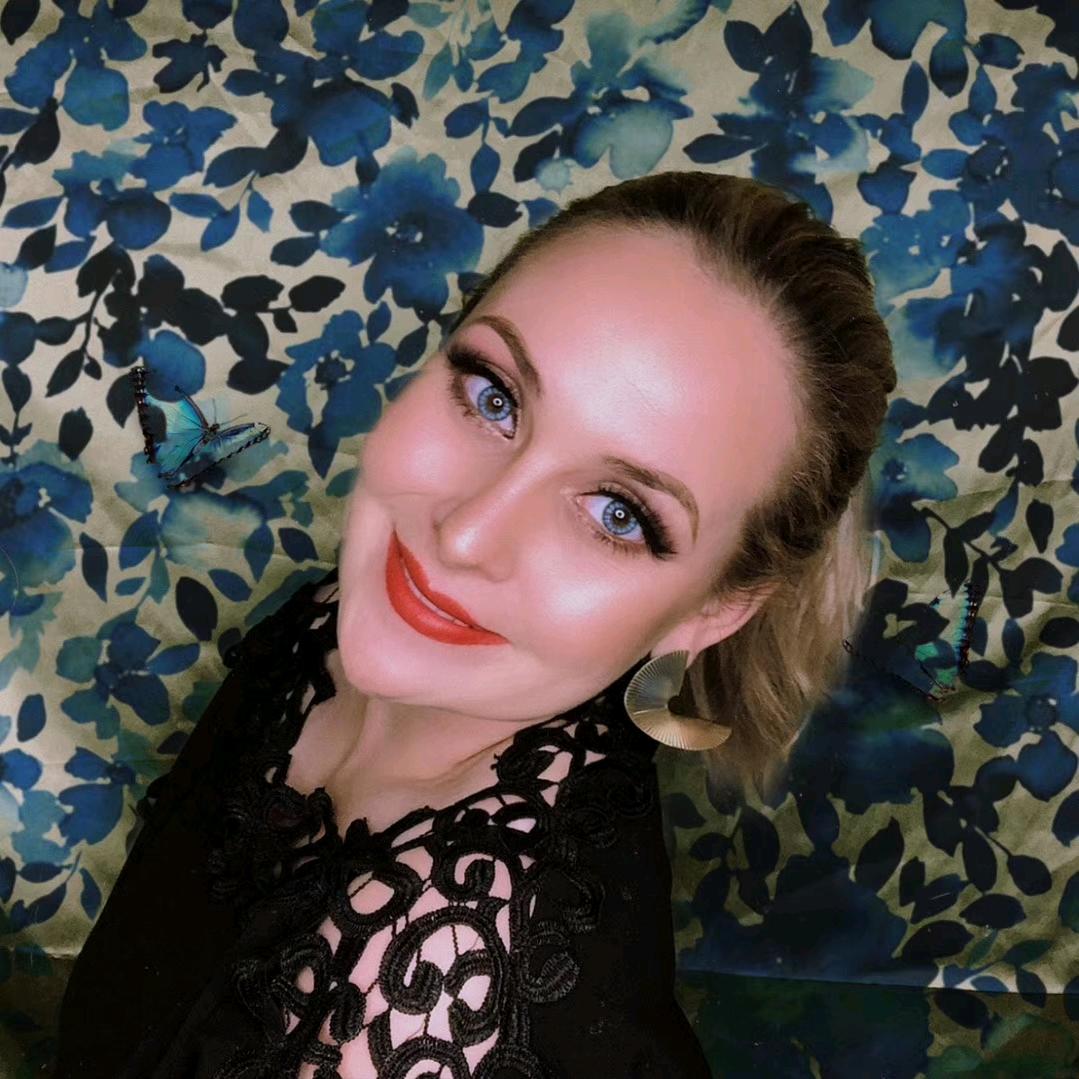 俄罗斯姑娘伊莲娜 (Ирина)