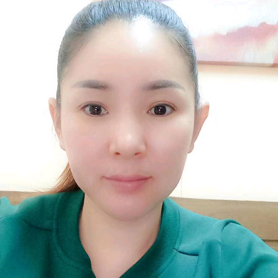 周依依
