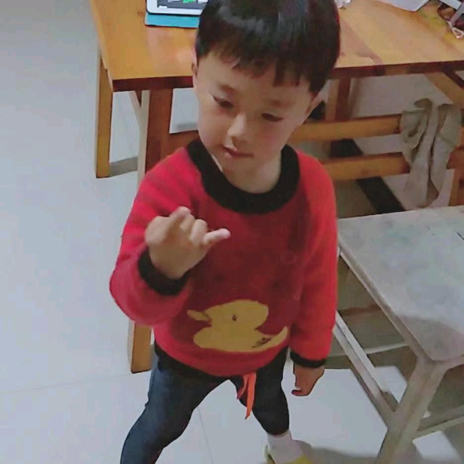 小臭臭奶奶（拒绝连赞，连赞拉黑！）