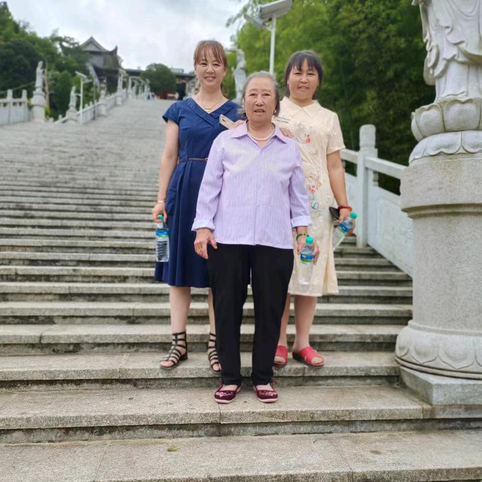 一笑红尘
