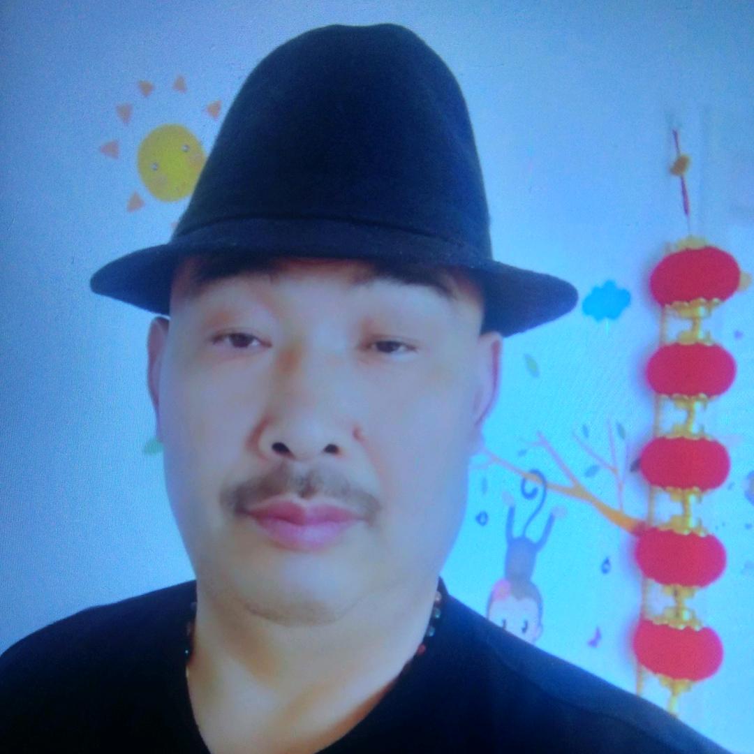 幸福三哥。《二个孙女三个孙子的爷爷》