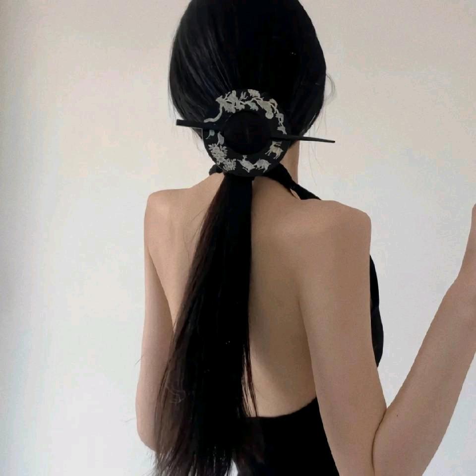 梧桐树上不开花