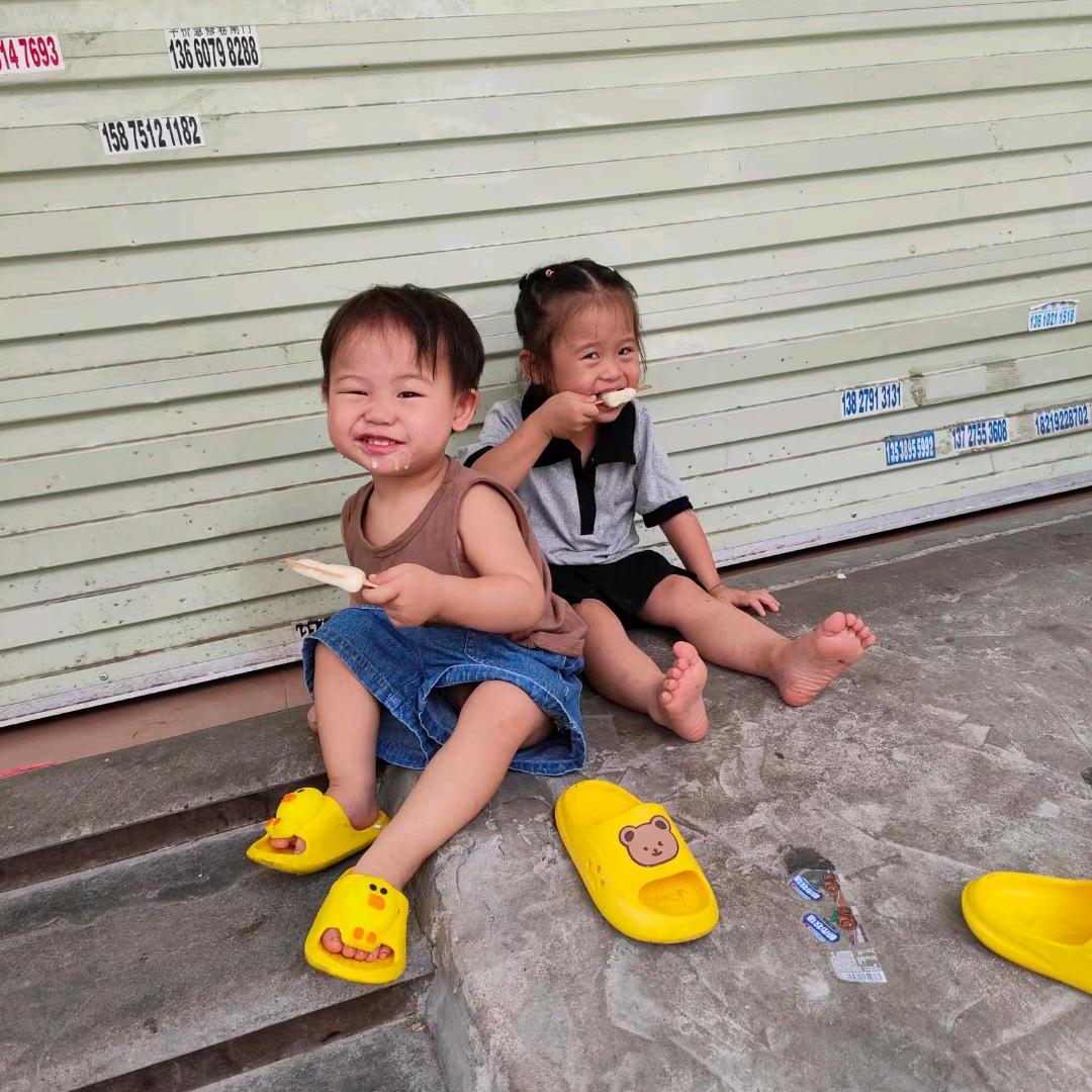 晓彤妈妈（俩女儿）