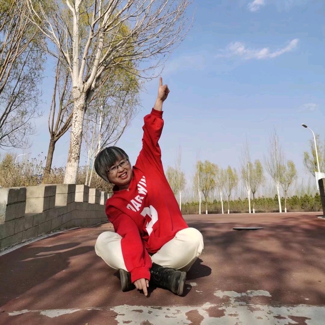 淘气老太爱跳舞