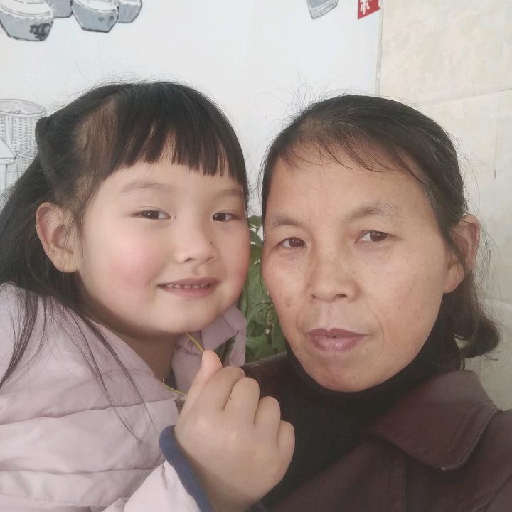 莲莲