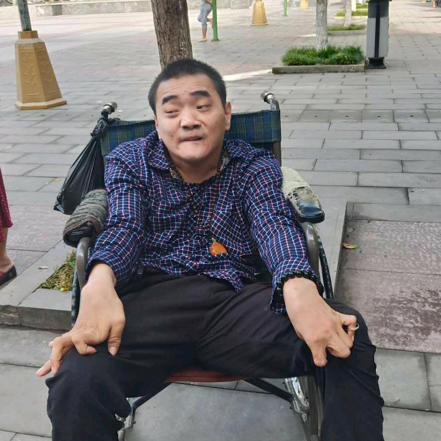 爱吃带皮鸭爪的柳林儿头像