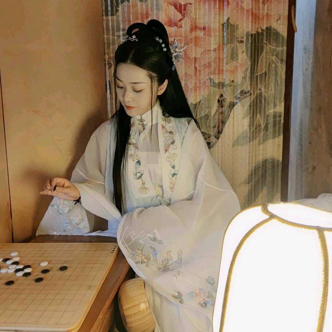 雨落江漓（麻烦不要连赞）
