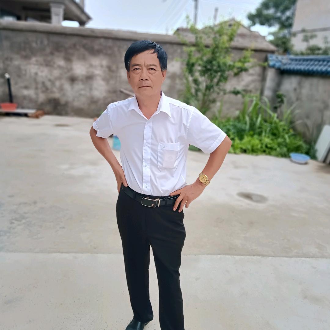 王老大。生于197o年6月16。现年53