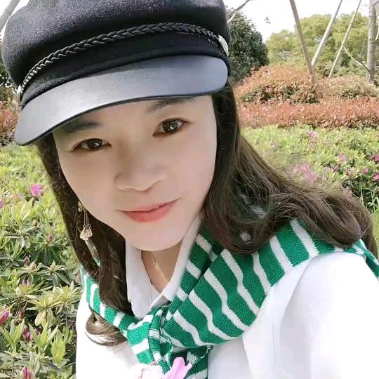 依婷服饰穿搭