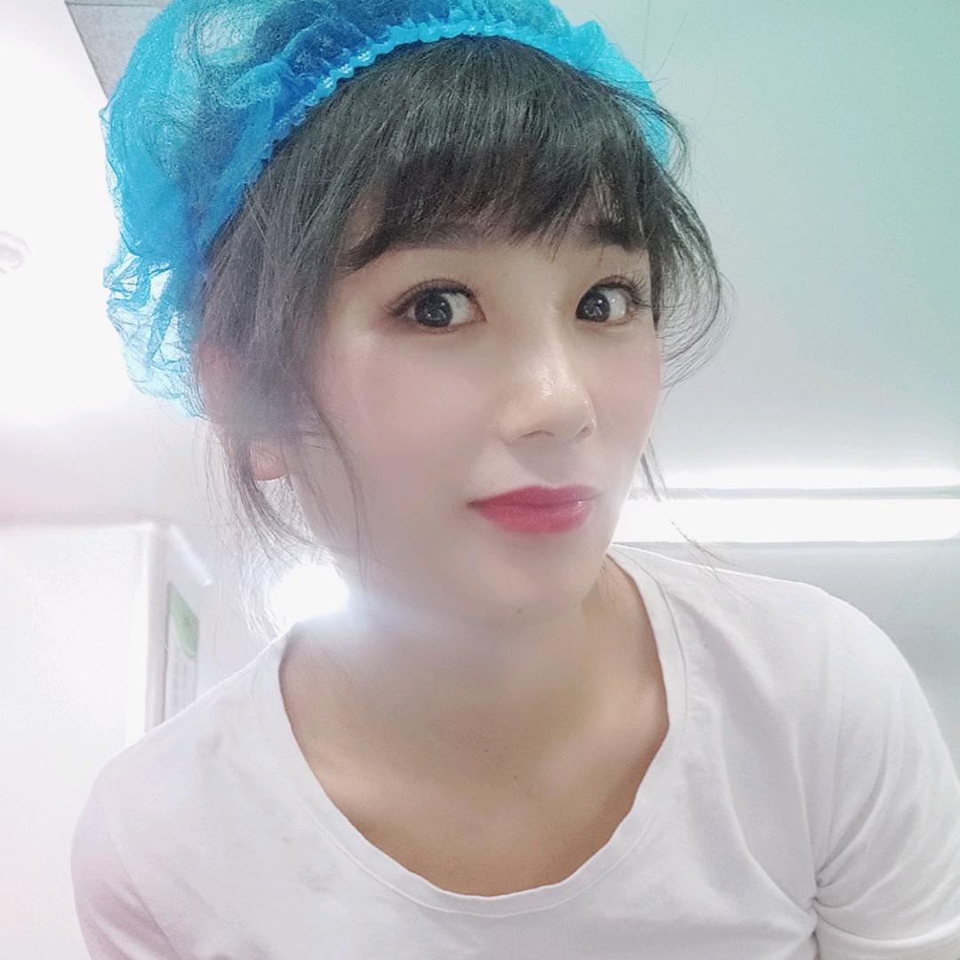 莉莉