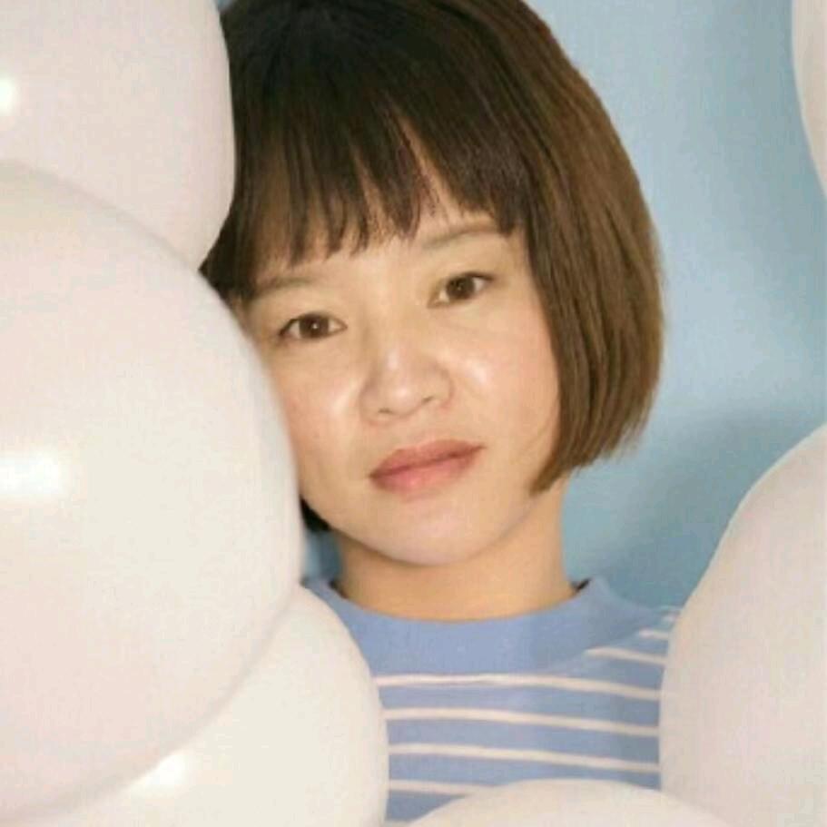 李侠.