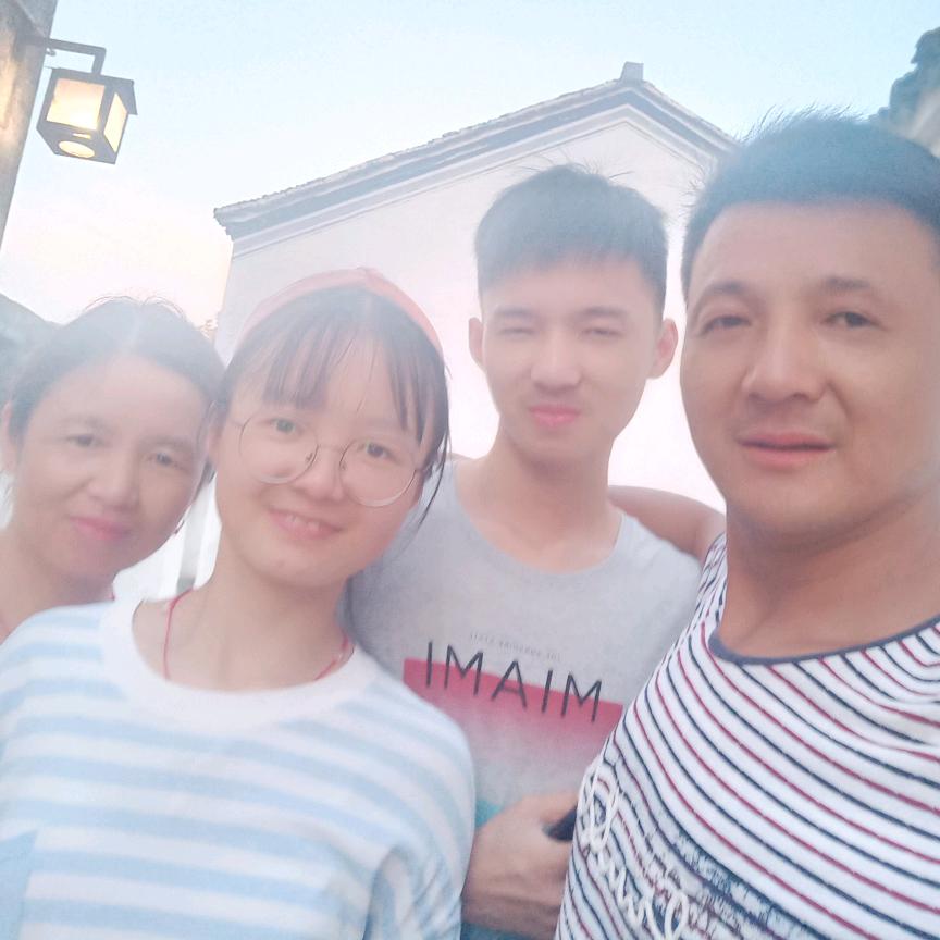 开朗的哥