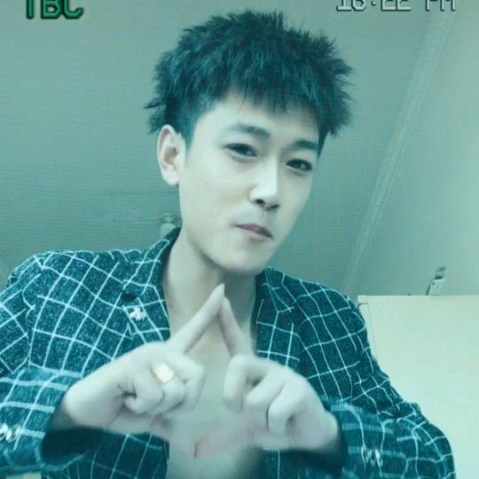 酒到胃里都是泪