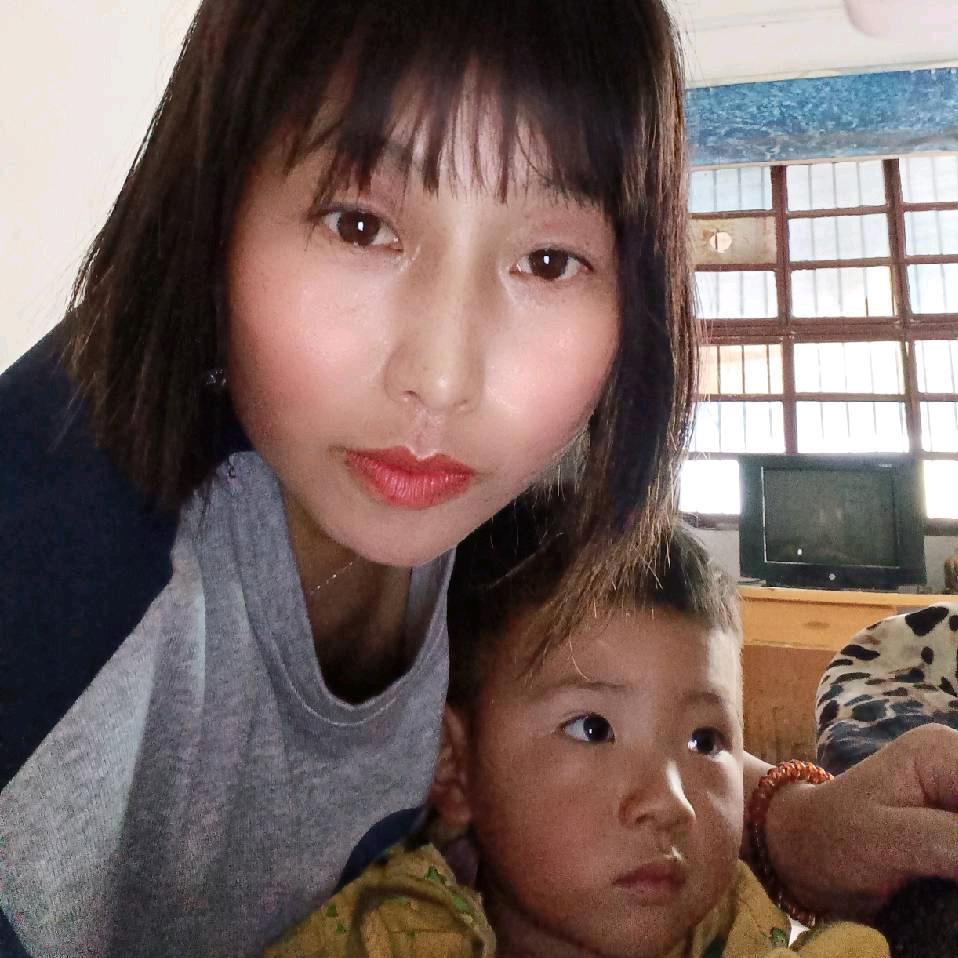 四妹（橱窗有好物。）