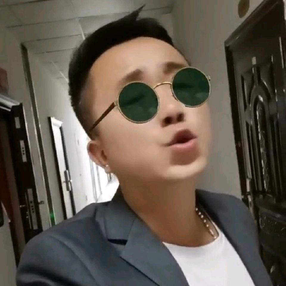 小哥