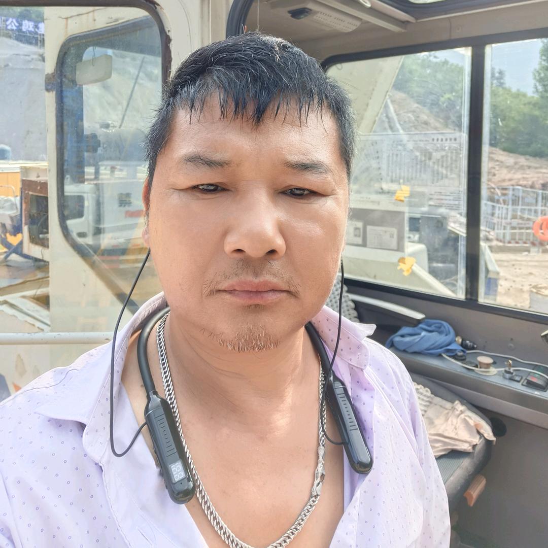 郭大享。吊装