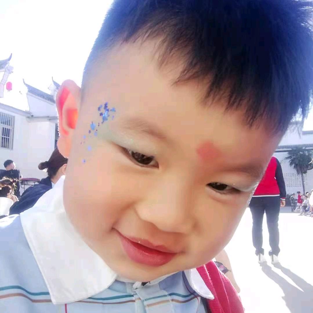 卡由