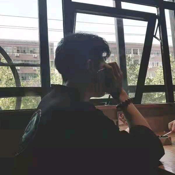 袁梓晨。