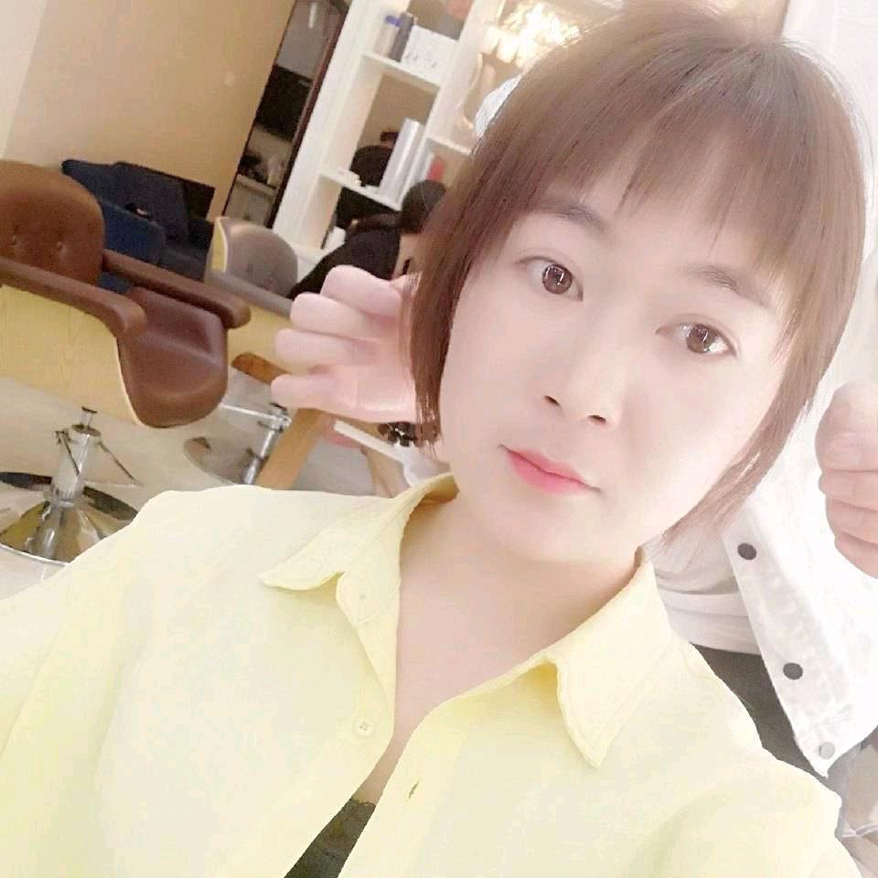 刮大白的张小燕