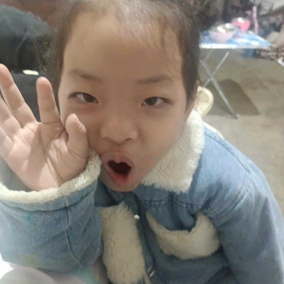 彤彤👼头像