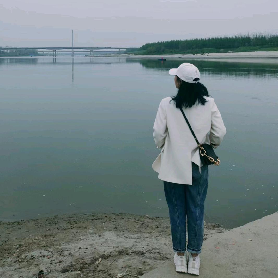 艾佳裳微胖优选