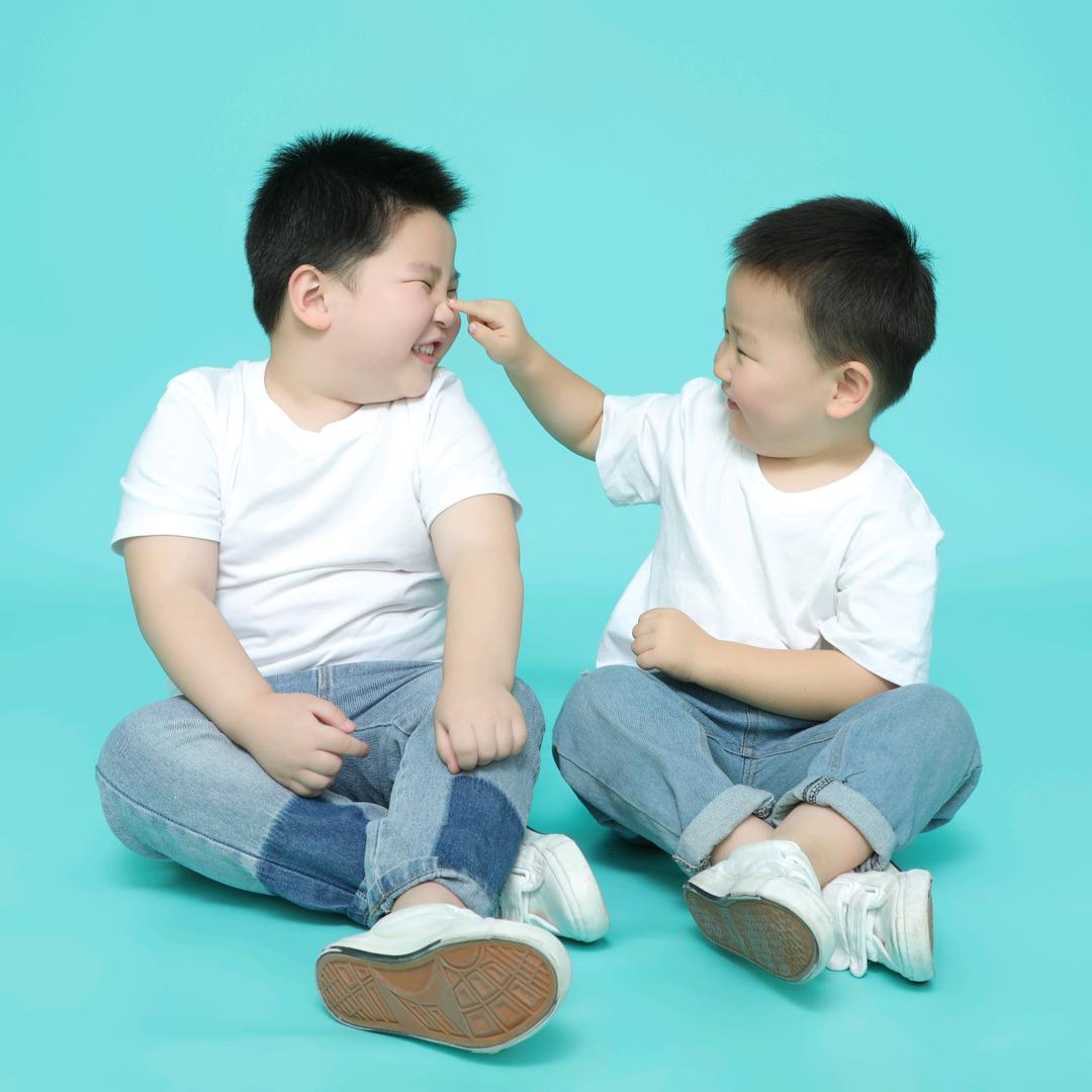 张小张