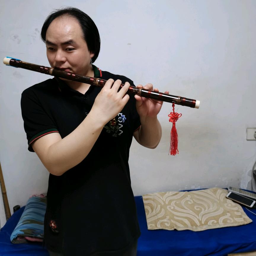 爱吹笛子，凉城无爱。