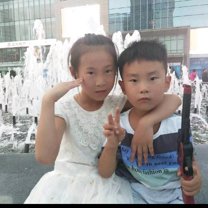 巩氏炸串店《保定站东广场南500米路西》