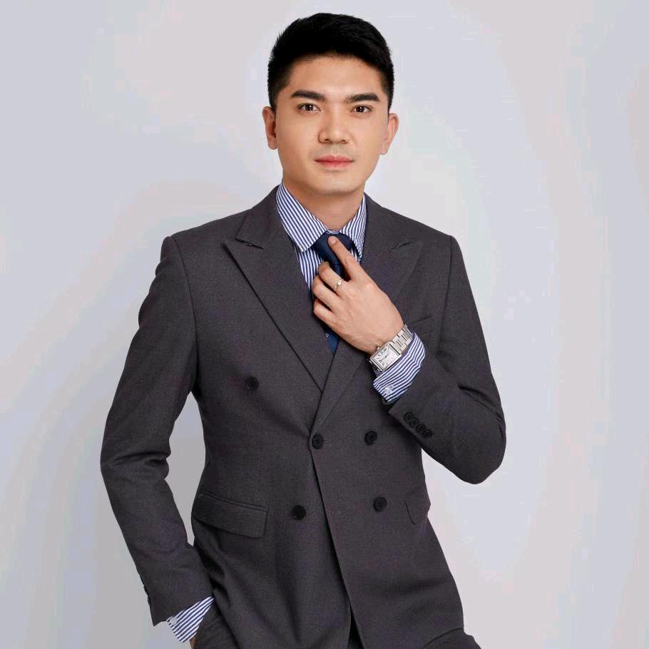 铜辉创始人李英豪