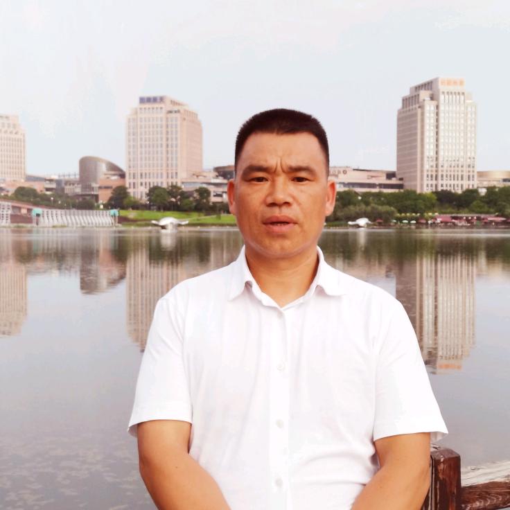 五旬小伙回乡记