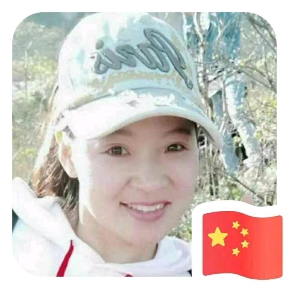 白霜神后女装春景