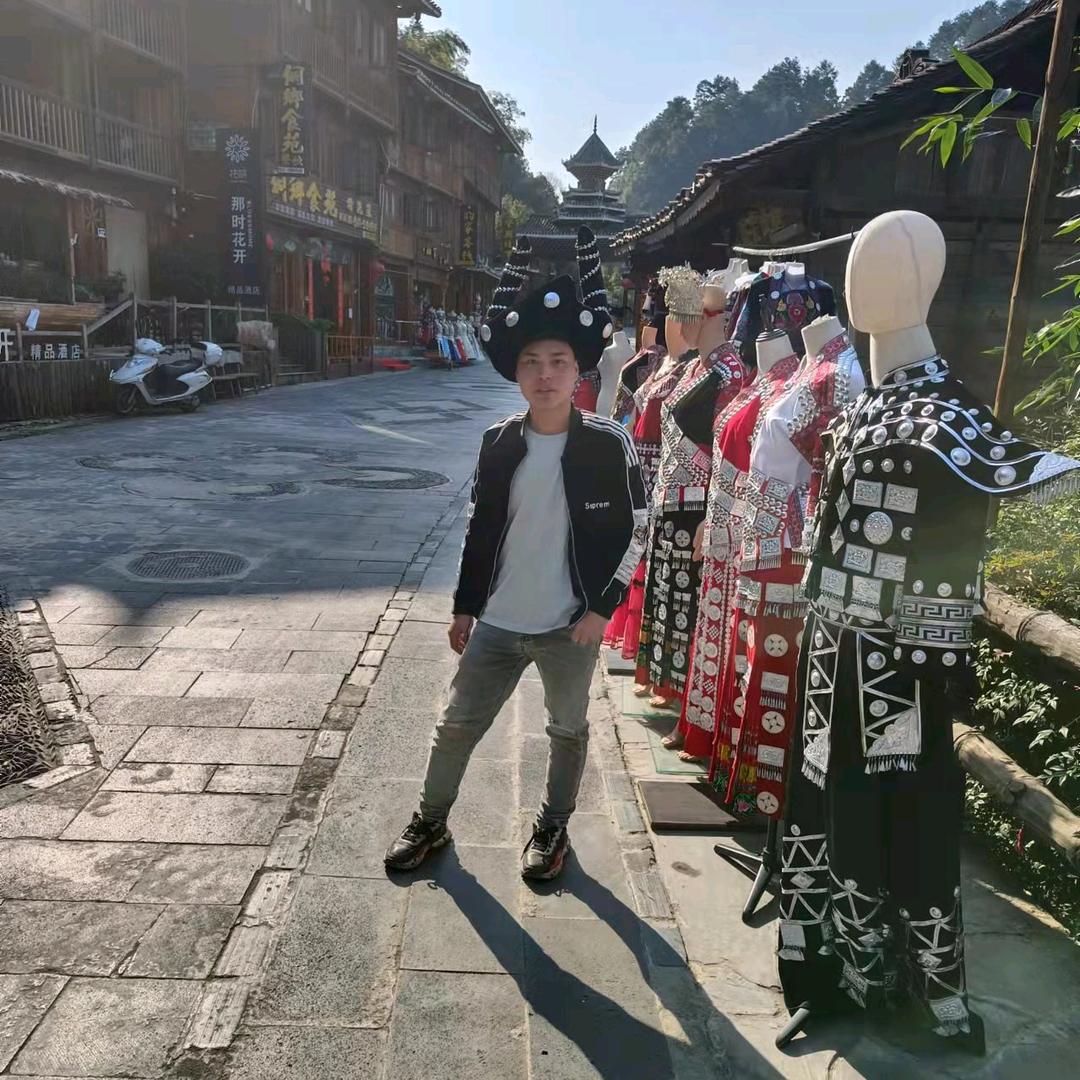 侗族表哥