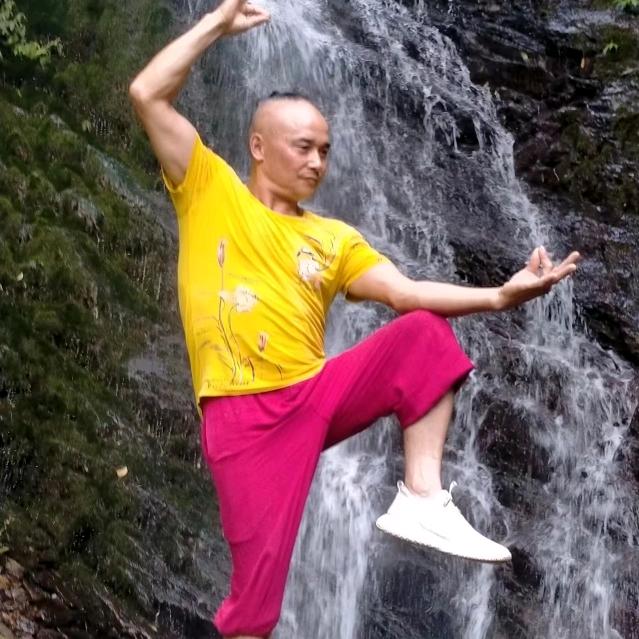 张老师，瑜伽，跳舞，健身操，开心快乐每一