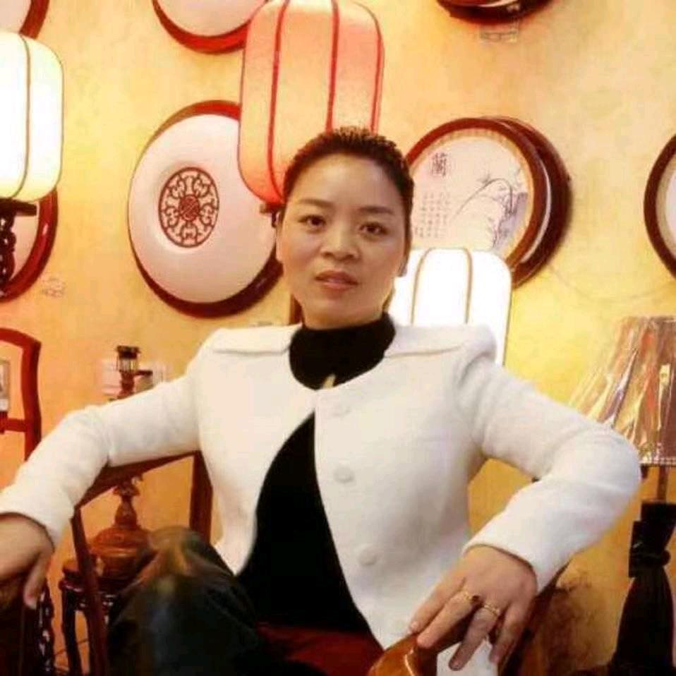 黄姐丨智权永泰灯饰