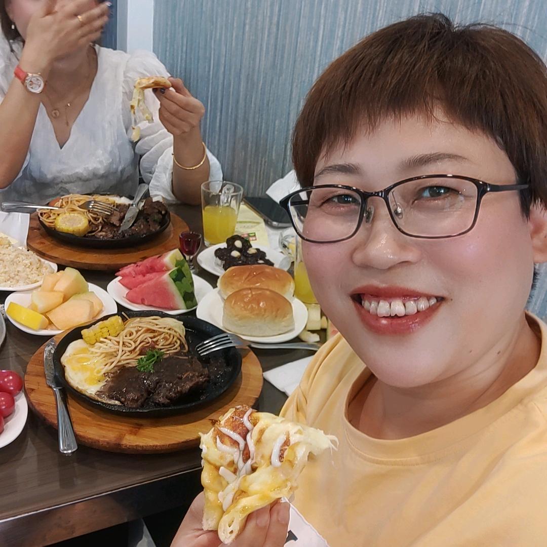 小曼鑫凯霖仿真草坪