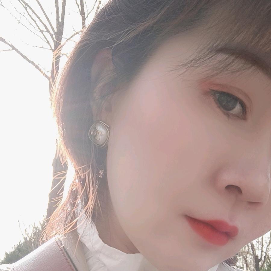 吴忠依人依典金金