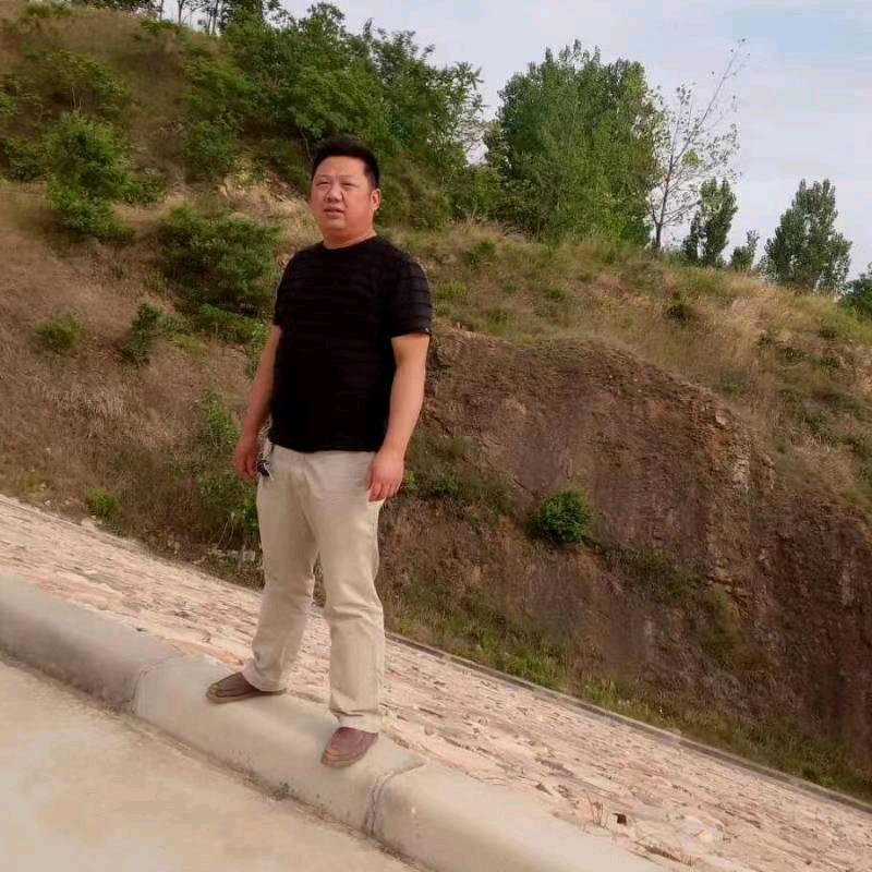 喻兵，康隆养牛场