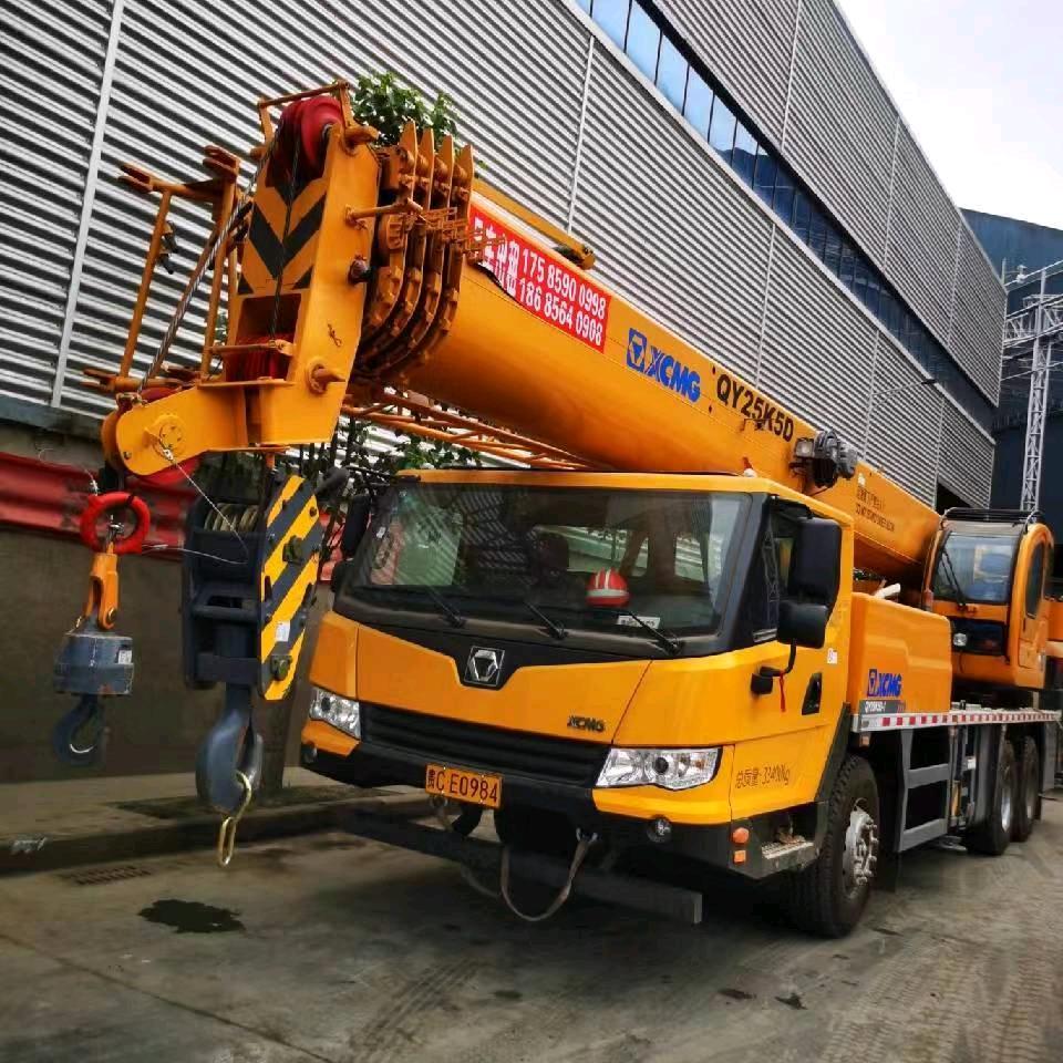 开吊车的余哥哥