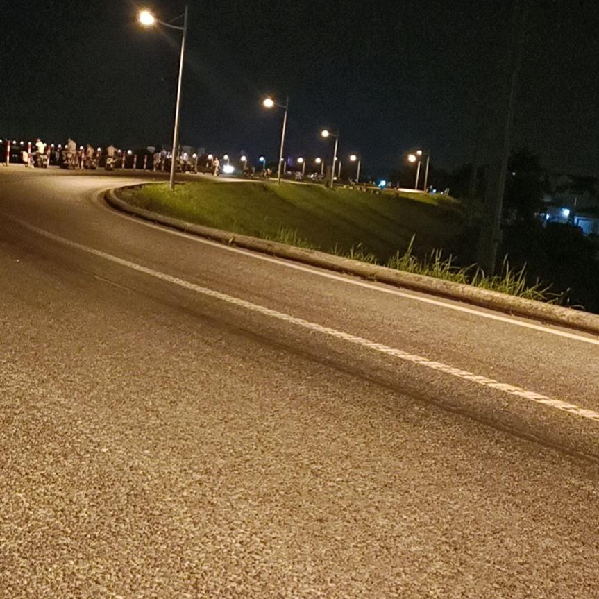 没人疼，没人爱