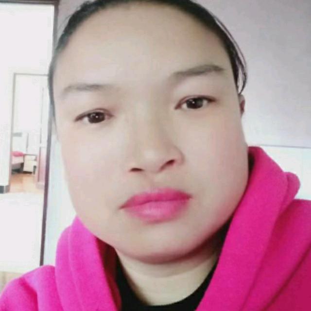 开心的胖妹