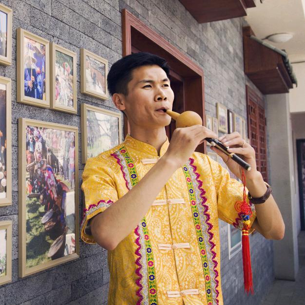哏氏葫芦丝晓磊